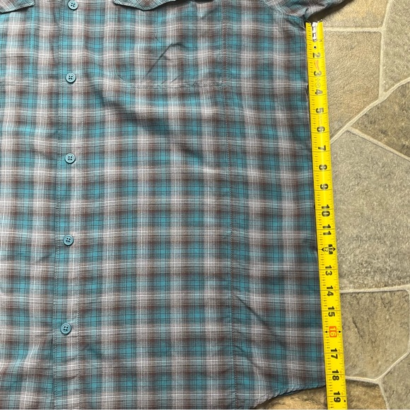 Columbia Omni-Shield Long Sleeve Button Down Shirt - Picture 9 of 9